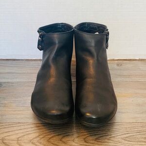 Mephisto Air-Jet Women Black Leather Short Zip Up Chelsea Boots, 11